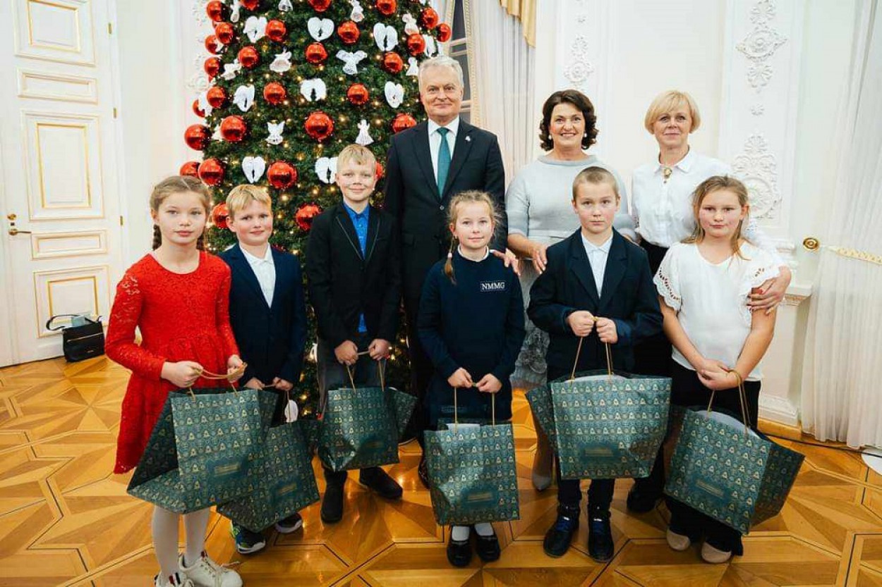Kalėdų eglės įžiebimo šventė Prezidentūroje