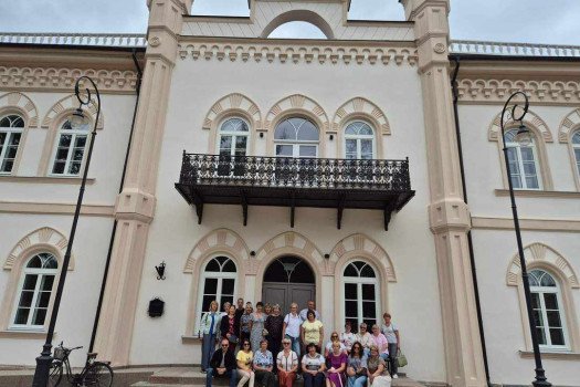 Liepos 2 dieną Nemakščių gimnazijos darbuotojai vyko į pažintinę kelionę po Vilniaus kraštą.