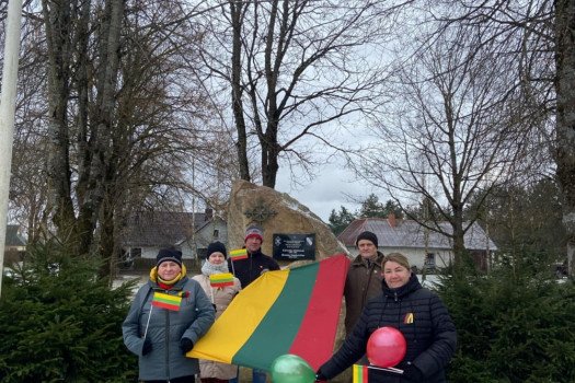 Šventinė eisena „Per miestelį – su Lietuva širdyje“