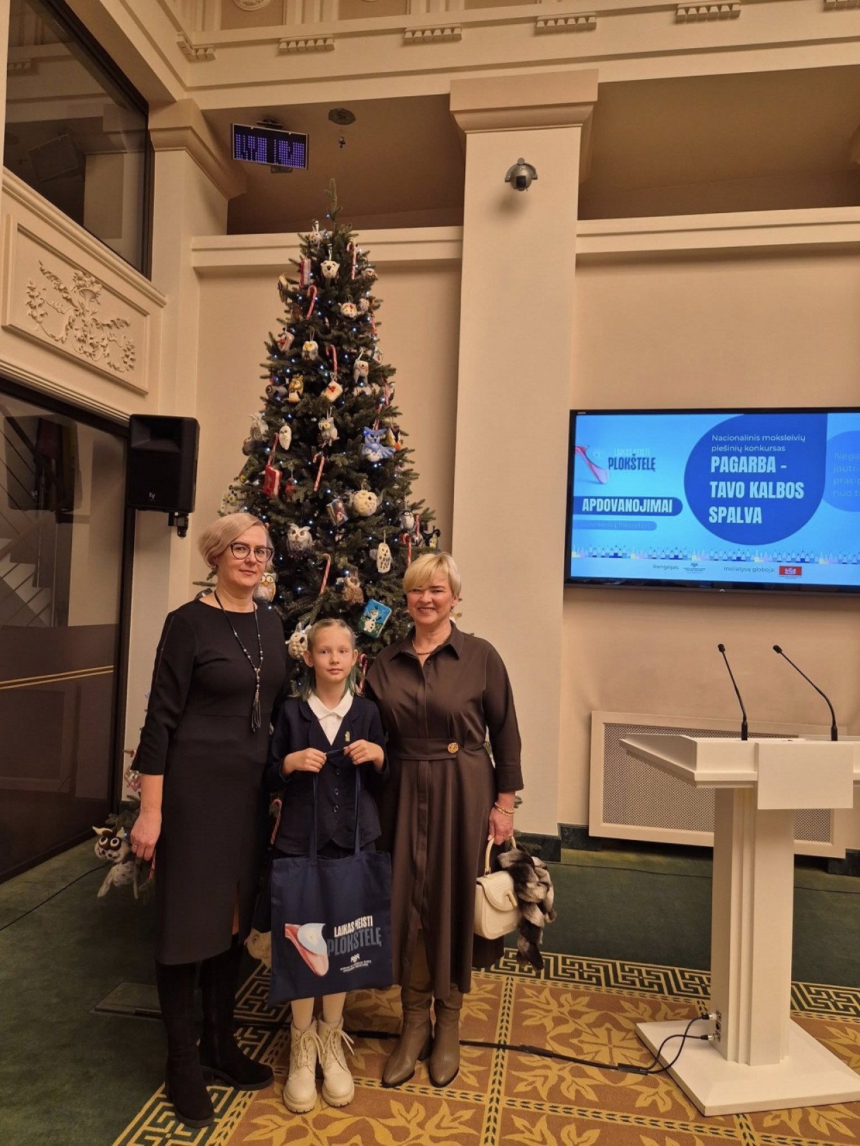 Vėl Nemakščių Martyno Mažvydo gimnazijos atstovai lankėsi LR Prezidentūroje